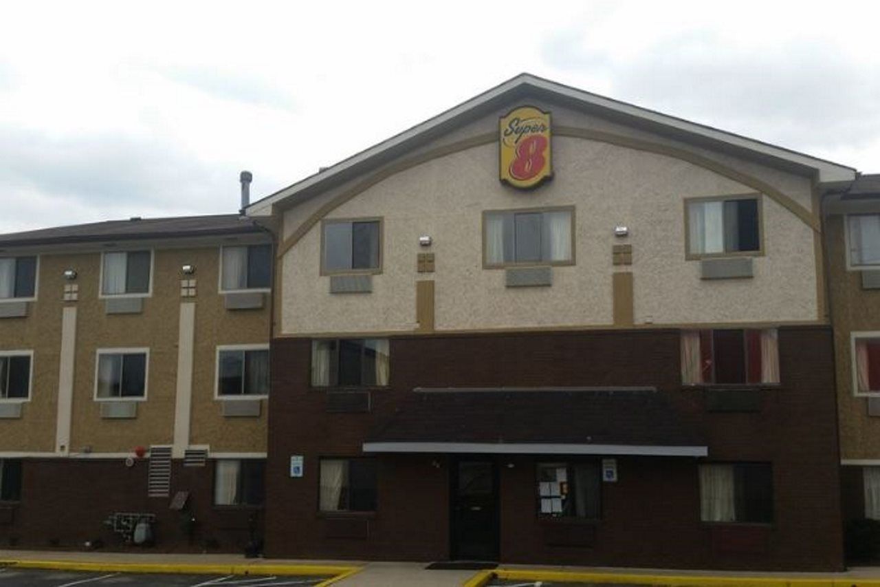 Super 8 By Wyndham Baltimore/Essex Area Zewnętrze zdjęcie